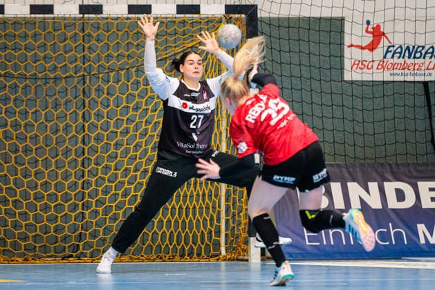 v l Lara Lepschi HSG Blomberg Lippe, 27 , Johanna Reichert Thueringer HC, 29 in the seven-meter GER, HSG Blomberg Lippe vs Thueringer HC, Handball, 1 Bundesliga Women, Play Offs, Semifinal, Game 3, 09 05 2026 GER, HSG Blomberg Lippe vs Thueringer HC, Handball, 1 Bundesliga Women, Play Offs, Semifinal, Game 3, 09 05 2026 Blomberg Copyright: xEibner-Pressefoto JanxRollingerx EP_JSK