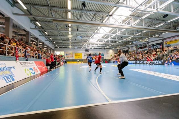 Symbolic picture, overview interior view of Sporthalle Ulmenallee during the match GER, HSG Blomberg Lippe vs Thueringer HC, Handball, 1 Bundesliga Women, Play Offs, Semi-final, Match 3, 09 05 2026 GER, HSG Blomberg Lippe vs Thueringer HC, Handball, 1 Bundesliga Women, Play Offs, Semi-final, Match 3, 09 05 2026 Blomberg Copyright: xEibner-Pressefoto JanxRollingerx EP_JSK