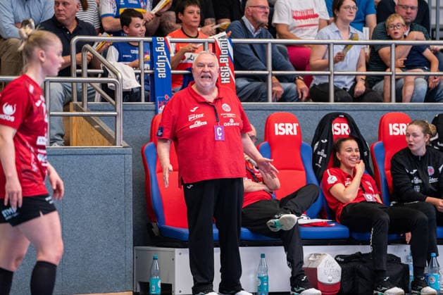 HSG Blomberg Lippe GER vs Thueringer HC GER Handball, 1 Handball Bundesliga Women, Semifinal, Match 3, 9 5 2026, Season 2025 2026, Blomberg Helfried Mueller Thueringer HC, Co Coach complains Blomberg Sporthalle an der Ulmenallee Germany
