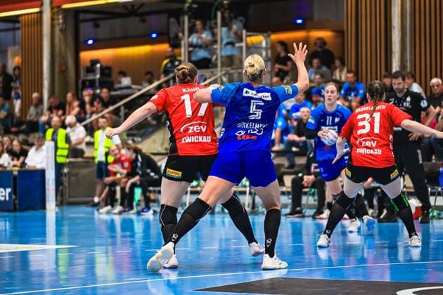 Scene with Victoria Hasselbusch 31 BSV Sachsen Zwickau , Charlotte Kehr 17 BSV Sachsen Zwickau and Kim Hinkelmann 5 Sport Union Neckarsulm Scene with Victoria Hasselbusch 31 BSV Sachsen Zwickau and Kim Hinkelmann 5 Sport Union Neckarsulm Copyright: xspeedshotx