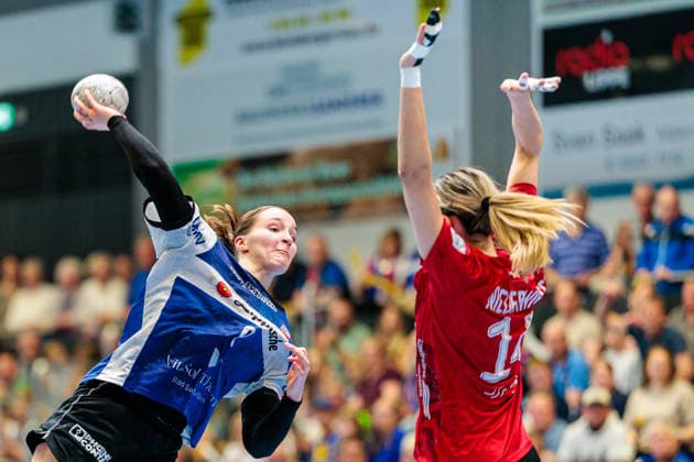 v l Nieke Kuehne HSG Blomberg Lippe, 09 , Anika Niederwieser Thueringer HC, 14 GER, HSG Blomberg Lippe vs Thueringer HC, Handball, 1 Bundesliga Women, Play Offs, Semifinal, Game 3, 09 05 2026 GER, HSG Blomberg Lippe vs Thueringer HC, Handball, 1 Bundesliga Women, Play Offs, Semifinal, Game 3, 09 05 2026 Blomberg Copyright: xEibner-Pressefoto JanxRollingerx EP_JSK