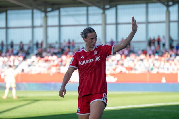 Klara Bühl 17 FC Bayern greets the fans at the Google Pixel Womens Bundesliga match FC Bayern Munich Eintracht Frankfurt on 09 05 2026 Munich FC Bayern Campus Germany Germany Germany