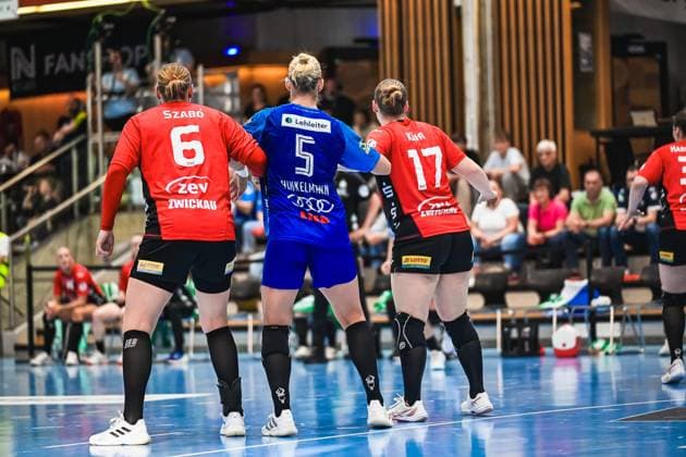 Scene with 6 BSV Sachsen Zwickau, Kim Hinkelmann 5 Sport Union Neckarsulm and Charlotte Kehr 17 BSV Sachsen Zwickau Scene with 6 BSV Sachsen Zwickau, Kim Hinkelmann 5 Sport Union Neckarsulm and Charlotte Kehr 17 BSV Sachsen Zwickau Copyright: xspeedshotx