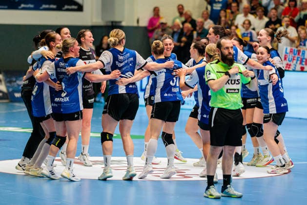 Team HSG Blomberg Lippe celebrating after 35 24 victory GER, HSG Blomberg Lippe vs Thueringer HC, Handball, 1 Bundesliga Women, Play Offs, Semifinal, Game 3, 09 05 2026 GER, HSG Blomberg Lippe vs Thueringer HC, Handball, 1 Bundesliga Women, Play Offs, Semifinal, Game 3, 09 05 2026 Blomberg Copyright: xEibner-Pressefoto JanxRollingerx EP_JSK