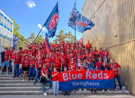 09.05.2026, Deutschland, Backnang, Handball 2. Bundesliga, HC Oppenweiler Backnang vs. SG BBM Bietigheim, BBM Fans vor dem Spiel *** 09 05 2026, Germany, Backnang, Handball 2 Bundesliga, HC Oppenweiler Backnang vs SG BBM Bietigheim, BBM fans before the match