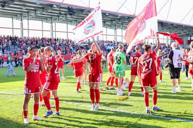The players celebrate, championship celebration, championship trophy, emotions, GER, FC Bayern Muenchen vs Eintracht Frankfurt, Football, Google Pixel Womens Bundesliga, 25 Matchday, Season 2025 2026, 09 05 2026, DFL DFB REGULATIONS PROHIBIT ANY USE OF PHOTOGRAPHS as IMAGE SEQUENCES and or QUASI VIDEO, GER, FC Bayern Muenchen vs Eintracht Frankfurt, Football, Google Pixel Womens Bundesliga, 25 Matchday, Season 2025 2026, 09 05 2026 Muenchen Copyright: xEibner-Pressefoto JennixMaulx EP_JML