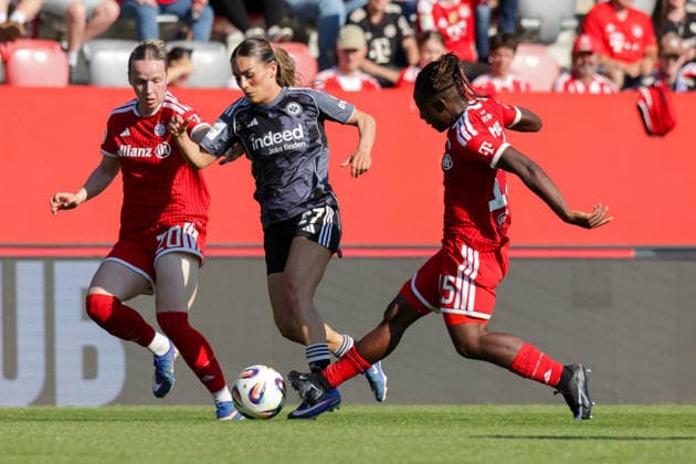 09 05 2026, xgrfx, Soccer Google Pixel Women Bundesliga, FC Bayern Muenchen Eintracht Frankfurt v l Franziska Kett FC Bayern München , Ereleta Memeti Eintracht Frankfurt , Kakounan Amani FC Bayern München DFL DFB REGULATIONS PROHIBIT ANY USE OF PHOTOGRAPHS as IMAGE SEQUENCES and or QUASI VIDEO Muenchen