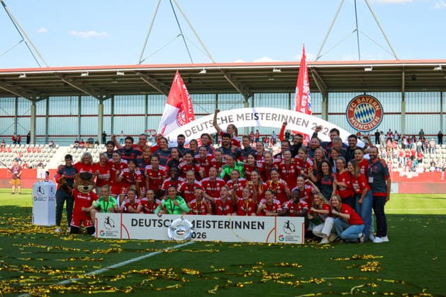 Munich, Germany 09 May 2026 1 Womens Bundesliga 25 Matchday FC Bayern Munich vs Eintracht Frankfurt In the picture The players of FC Bayern at their German championship celebration with the championship trophy at the last home game in the 2025 26 season on the winners podium Copyright: HMBxMedia MadeleinexFantini