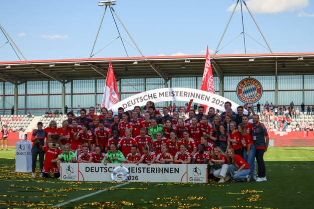 Munich, Germany 09 May 2026 1 Womens Bundesliga 25 Matchday FC Bayern Munich vs Eintracht Frankfurt In the picture The players of FC Bayern at their German championship celebration with the championship trophy at the last home game in the 2025 26 season on the winners podium Copyright: HMBxMedia MadeleinexFantini