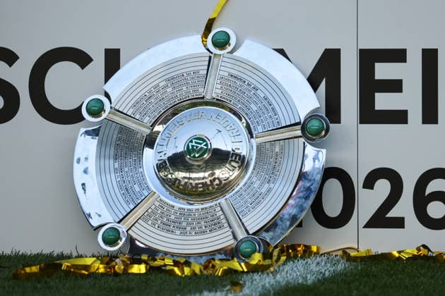 Munich, Germany 09 May 2026 1 Womens Bundesliga 25 Matchday FC Bayern Munich vs Eintracht Frankfurt In the picture symbolic photo championship trophy with confetti Copyright: HMBxMedia MadeleinexFantini