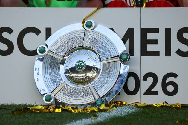 Munich, Germany 09 May 2026 1 Womens Bundesliga 25 Matchday FC Bayern Munich vs Eintracht Frankfurt In the picture symbolic photo championship trophy with confetti Copyright: HMBxMedia MadeleinexFantini