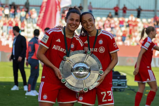 Munich, Germany 09 May 2026 1 Womens Bundesliga 25 Matchday FC Bayern Munich vs Eintracht Frankfurt In the picture from left Lena Oberdorf FCB and Natalia Padilla Bidas FCB with the championship trophy in her hand Copyright: HMBxMedia MadeleinexFantini