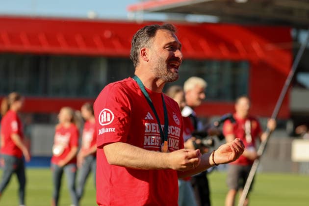 Munich, Germany 09 May 2026 1 Womens Bundesliga 25 Matchday FC Bayern Munich vs Eintracht Frankfurt In the picture from left the second head coach Jose Barcala FCB at the championship celebration in Munich Copyright: HMBxMedia MadeleinexFantini