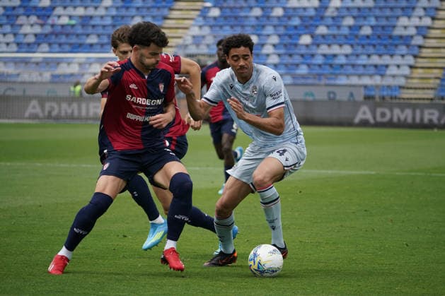 Cagliari Calcio v Udinese Calcio - Serie A Ze Pedro ( 32 Cagliari Calcio) during the Serie A TIM match between Cagliari Calcio and Udinese Calcio in Italy on May 9, 2026. Cagliari Italy  Copyright: xAlessandroxToccox originalFilename:alessandro-cagliari260509_npjFj.jpg