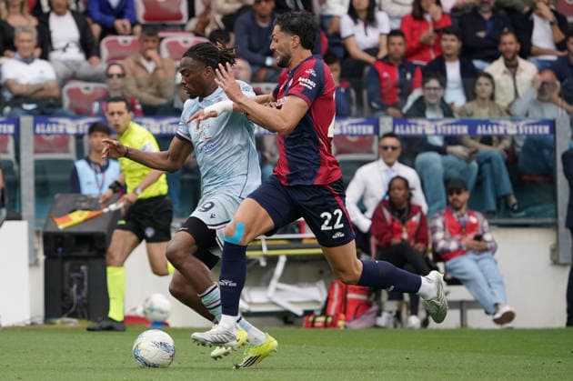 Cagliari Calcio v Udinese Calcio - Serie A Alberto Dossena of Cagliari Calcio and Kingsley Ehizibue during the Serie A TIM match between Cagliari Calcio and Udinese Calcio in Italy on May 9, 2026. Cagliari Italy  Copyright: xAlessandroxToccox originalFilename:alessandro-cagliari260509_npRWc.jpg