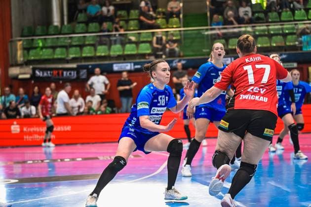 Scene with Kim Hinkelmann 5 Sport Union Neckarsulm and Lilli Holste 58 Sport Union Neckarsulm Scene with Kim Hinkelmann 5 Sport Union Neckarsulm and Lilli Holste 58 Sport Union Neckarsulm Copyright: xspeedshotx