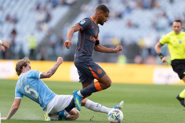 SS Lazio v FC Internazionale - Serie A Enilive Andy Diouf of FC Internazionale and Nicolo Rovella of SS Lazio compete for the ball during the serie Serie A Enilive match between SS Lazio and FC Internazionale at Olimpico on May 09, 2026 in Rome, Italy Rome Stadio Olimpico Lazio Italy Copyright: xGiuseppexMaffiax 260509_SerieA_Lazio-Inter_GM_05664