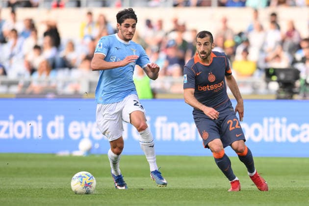 Foto IPP Roberto Ramaccia Roma 9 5 2026 Campionato di Calcio Serie A 2025 2026 Lazio vs Inter Nella foto Henrikh Mkhitaryan of FC Inter under pressure from Matteo Cancellieri of SS Lazio Italy Photo Press - World Copyright Roma italy Italia ITALY  Copyright: xR4924_italyphotopressx