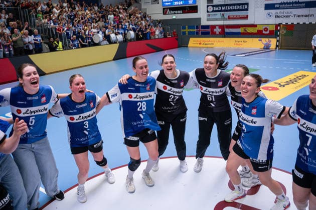 HSG Blomberg Lippe GER vs Thueringer HC GER Handball, 1 Handball Bundesliga Women, Semifinal, Match 3, 9 5 2026, Season 2025 2026, Blomberg The players of HSG Blomberg Lippe GER celebrate after the victory against Thueringer HC GER and the entry into the final In focus Amber Verbraeken HSG Blomberg Lippe, 05 , Laura Rueffieux HSG Blomberg Lippe, 03 , Malin Sandberg HSG Blomberg Lippe, 28 , Lara Lepschi HSG Blomberg Lippe, 27 , Nicole Roth HSG Blomberg Lippe, 61 , Melanie Veith HSG Blomberg Lippe, 16 , Ona Vegue HSG Blomberg Lippe, 14 Blomberg Sporthalle an der Ulmenallee Germany