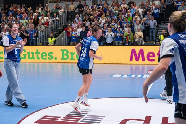 HSG Blomberg Lippe GER vs Thueringer HC GER Handball, 1 Handball Bundesliga Women, Semifinal, Game 3, 9 5 2026, Season 2025 2026, Blomberg Ona Vegue HSG Blomberg Lippe, 14 celebrates after beating Thueringer HC GER and reaching the final Blomberg Sporthalle an der Ulmenallee Germany