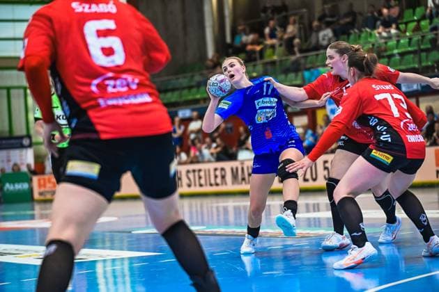 Scene with Lynn Holtman 17 Sport Union Neckarsulm and Zoe Stens 73 BSV Sachsen Zwickau Scene with Lynn Holtman 17 Sport Union Neckarsulm and Zoe Stens 73 BSV Sachsen Zwickau Copyright: xspeedshotx