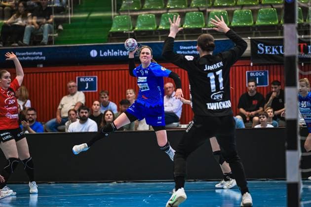 Scene with Annefleur Bruggeman 11 Sport Union Neckarsulm and Lilly Jansen 11 BSV Sachsen Zwickau Scene with Annefleur Bruggeman 11 Sport Union Neckarsulm and Lilly Jansen 11 BSV Sachsen Zwickau Copyright: xspeedshotx
