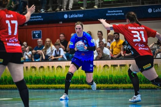 Scene with Annefleur Bruggeman 11 Sport Union Neckarsulm and Victoria Hasselbusch 31 BSV Sachsen Zwickau Scene with Annefleur Bruggeman 11 Sport Union Neckarsulm and Victoria Hasselbusch 31 BSV Sachsen Zwickau Copyright: xspeedshotx