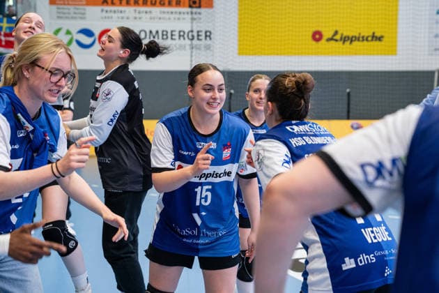HSG Blomberg Lippe GER vs Thueringer HC GER Handball, 1 Handball Bundesliga Women, Semifinal, Game 3, 9 5 2026, Season 2025 2026, Blomberg Carolin Jaron HSG Blomberg Lippe, 15 celebrates after the victory against Thueringer HC GER and the entry into the final Blomberg Sporthalle an der Ulmenallee Germany