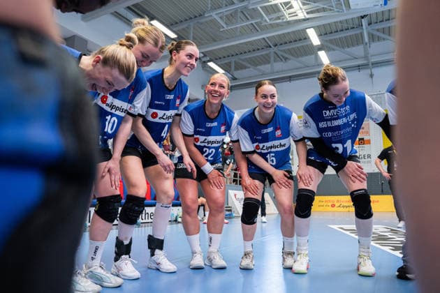 HSG Blomberg Lippe GER vs Thueringer HC GER Handball, 1 Handball Bundesliga Women, Semifinal, Game 3, 9 5 2026, Season 2025 2026, Blomberg The players of HSG Blomberg Lippe GER celebrate after the victory against Thueringer HC GER and the entry into the final In the picture Andrea Jacobsen HSG Blomberg Lippe, 04 , Judith Tietjen HSG Blomberg Lippe, 22 , Carolin Jaron HSG Blomberg Lippe, 15 and Nieke Kuehne HSG Blomberg Lippe, 09 Blomberg Sporthalle an der Ulmenallee Germany