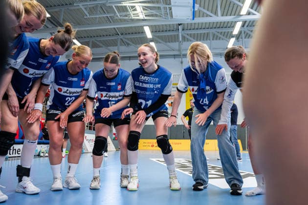 HSG Blomberg Lippe GER vs Thueringer HC GER Handball, 1 Handball Bundesliga Women, Semifinal, Game 3, 9 5 2026, Season 2025 2026, Blomberg The players of HSG Blomberg Lippe GER celebrate after the victory against Thueringer HC GER and the entry into the final In the picture Judith Tietjen HSG Blomberg Lippe, 22 , Carolin Jaron HSG Blomberg Lippe, 15 , Nieke Kuehne HSG Blomberg Lippe, 09 Marie Michalczik HSG Blomberg Lippe, 24 Blomberg Sporthalle an der Ulmenallee Germany