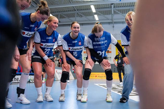 HSG Blomberg Lippe GER vs Thueringer HC GER Handball, 1 Handball Bundesliga Women, Semifinal, Game 3, 9 5 2026, Season 2025 2026, Blomberg The players of HSG Blomberg Lippe GER celebrate after the victory against Thueringer HC GER and the entry into the final In the picture Judith Tietjen HSG Blomberg Lippe, 22 , Carolin Jaron HSG Blomberg Lippe, 15 , Nieke Kuehne HSG Blomberg Lippe, 09 Blomberg Sporthalle an der Ulmenallee Germany