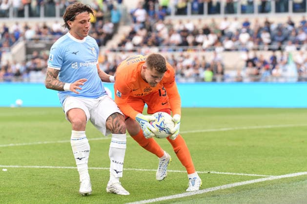 IPA84520865 - Josep Martinez of FC Internazionale competes for the ball with Luca Pellegrini of SS Lazio during the Serie A Enelive match between SS Lazio vs FC Internazionale at Olimpico Stadium  Copyright: xAgostinoxGemito IPAxSportx xx 84520865