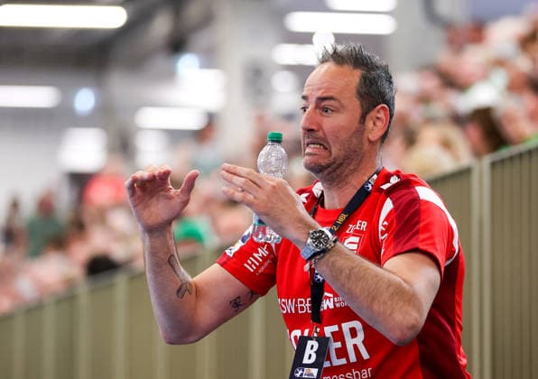 09 05 2026, Germany, Backnang, Handball 2 Bundesliga, HC Oppenweiler Backnang vs SG BBM Bietigheim, BBM coach Iker Romero