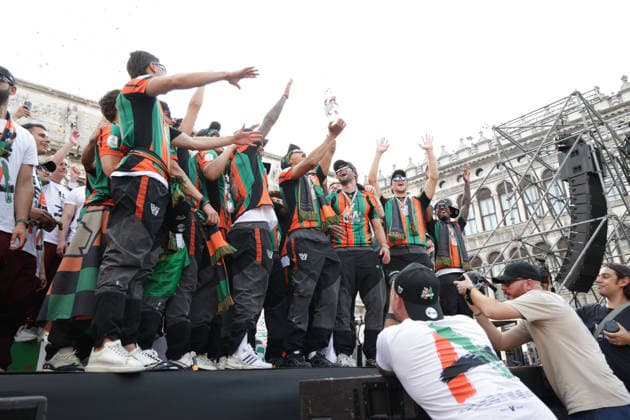 May 9, 2026, Venezia, Italy, Italy: Celebrations by Venezia FC and its fans after winning the Serie BKT championship and securing promotion to Serie A on 9 May, 2026, Venezia, Italy Venezia Italy - ZUMAr199 20260509_zsp_r199_211 Copyright: xMattiaxRadonix
