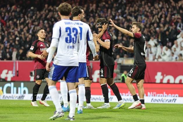 09 05 2026 Soccer Season 2025 2026 2 Soccer Bundesliga 33 Matchday 1 FC Nürnberg FCN Club FC Schalke 04 S04 Gelsenkirchen Sportfoto Zink DaMa xdaxmax DFL regulations prohibit any use of photographs as image sequences and or quasi video only for editorial use Jubel Freude Torjubel nach Tor zum 1 0 Fabio Gruber 4, 1 FC Nürnberg FCN und Mannschaft Team jubelt freut sich Torschütze Fabio Gruber 4, 1 FC Nürnberg FCN