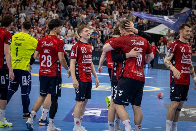 DAIKIN HBL SG Flensburg Handewitt vs TBV Lemgo Lippe 09 05 26 Cheering after victory Team SG Flensburg Handewitt DAIKIN HBL SG Flensburg Handewitt vs TBV Lemgo Lippe, GP JOULE Arena on 09 05 26 Copyright: xBEAUTIFULxSPORTS MarioxM.xKobergx