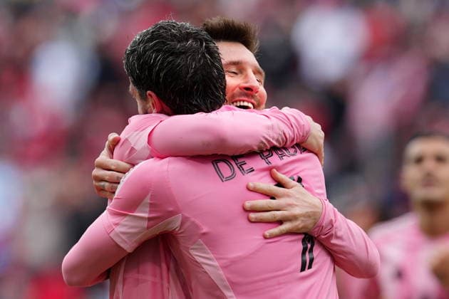 May 9, 2026, Toronto, On, CANADA: Inter Miami CF midfielder Lionel Messi (10) celebrates his goal with teammate Rodrigo de Paul (7) during second half MLS, Fussball Herren, USA soccer against Toronto FC, in Toronto on Saturday, May 9, 2026. Canada News - May 9, 2026  - ZUMAc35_ 20260509_zaf_c35_047 Copyright: xFrankxGunnx