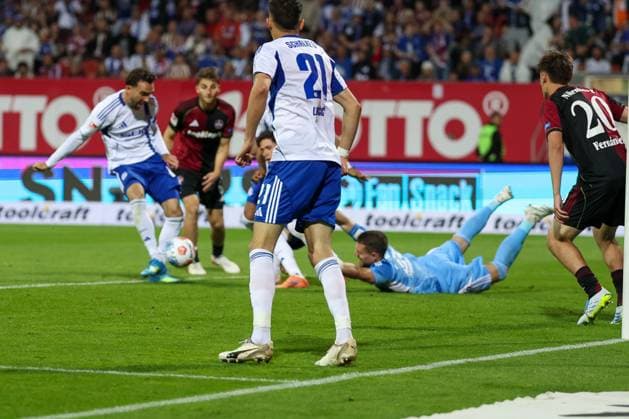 Kenan Karaman 19 FC Schalke 04 in action, 1 FC Nuernberg vs FC Schalke 04, Football, Men, 2 Bundesliga, DFL, Season 2025 2026, 33 Matchday, Second round, 09 05 2026 DFB regulations prohibit any use of photographs as image sequences and or quasi video Nuernberg Bayern Germany Copyright: xkolbert-press MartinxAgüerax