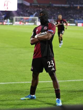 09 05 2026 Soccer Season 2025 2026 2 Soccer Bundesliga 33 Matchday 1 FC Nürnberg FCN Club FC Schalke 04 S04 Gelsenkirchen Sportfoto Zink DaMa xdaxmax DFL regulations prohibit any use of photographs as image sequences and or quasi video only for editorial use Jubel Freude Torjubel nach Tor zum 3 0 Mohamed Ali Zoma 23, 1 FC Nürnberg FCN mit Sturmmaske Sturmhaube jubelt freut sich Torschütze Mohamed Ali Zoma 23, 1 FC Nürnberg FCN