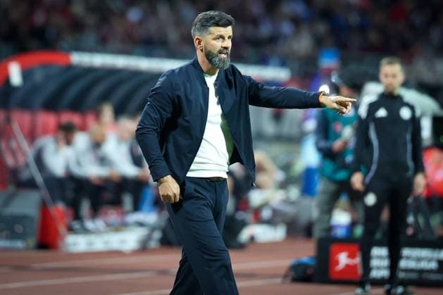 Head coach Miron Muslic FC Schalke 04 gives instructions to the team, 1 FC Nuernberg vs FC Schalke 04, Football, Men, 2 Bundesliga, DFL, Season 2025 2026, 33 Matchday, Second round, 09 05 2026 DFB regulations prohibit any use of photographs as image sequences and or quasi video Nuernberg Bayern Germany Copyright: xkolbert-press MartinxAgüerax