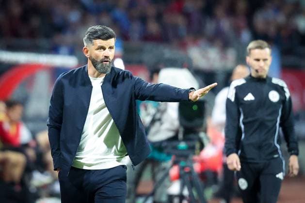 Head coach Miron Muslic FC Schalke 04 gives instructions to the team, 1 FC Nuernberg vs FC Schalke 04, Football, Men, 2 Bundesliga, DFL, Season 2025 2026, 33 Matchday, Second round, 09 05 2026 DFB regulations prohibit any use of photographs as image sequences and or quasi video Nuernberg Bayern Germany Copyright: xkolbert-press MartinxAgüerax