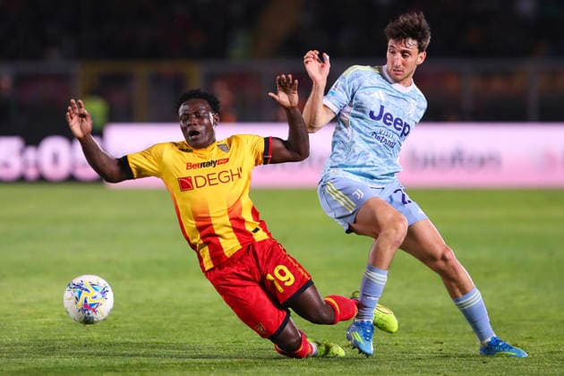 Lameck Banda of US Lecce is challenged by Andrea Cambiaso of Juventus FC during the serie A match between US Lecce and Juventus FC at Ettore Giardiniero - Via del Mare stadium in Lecce (Italy), May 09, 2026. massimilianoxcarnabuci