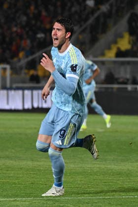 IPA84524056 - Dusan Vlahovic (Fc Juventus) celebrates after the goal during US Lecce vs Juventus FC, Italian soccer Serie A match in Lecce, Italy, May 09 2026  Copyright: xPasqualexGolia IPAxSportx xx 84524056