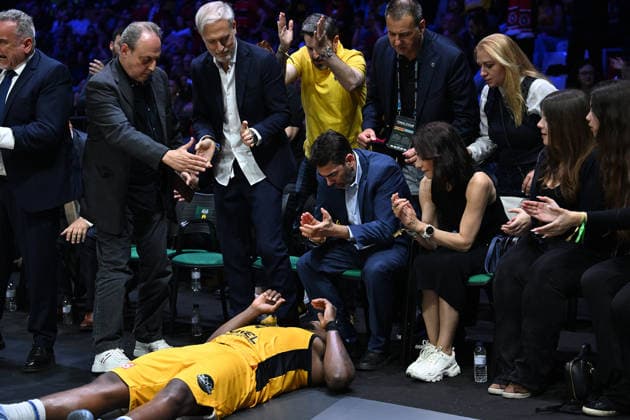 AEK BC v Rytas Vilnius - Basketball Champions League BADALONA, SPAIN - MAY 09: An AEK BC player lies on the court during the final match of the FIBA Basketball Champions League Final Four between AEK BC and Rytas Vilnius at Palau Municipal d Esports de Badalona in Badalona, Spain on May 09, 2026. Burak Akbulut Anadolu Badalona Spain. Editorial use only. Please get in touch for any other usage.  Copyright: x2026xAnadoluxBurakxAkbulutx