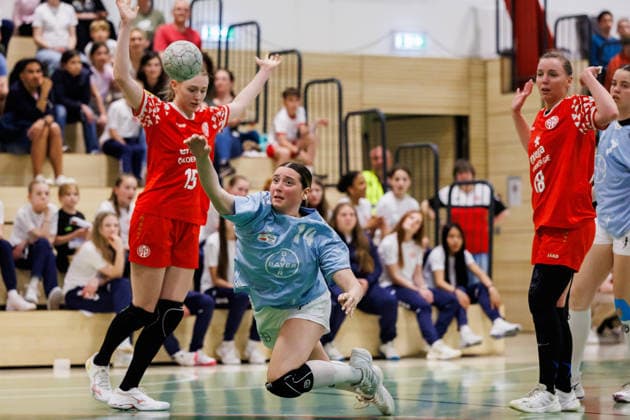 2 Handball Bundesliga Women 1 FSV Mainz 05 TSV Bayer 04 Leverkusen, Mainz, 09 05 2026 Henriette Clauberg TSV Bayer 04 Leverkusen, 14 with a throw against Rugile Bartaseviciute 1 FSV Mainz 05, 15 Matchday 27 of the ALSCO Handball 2 Bundesliga Women between 1 FSV Mainz 05 and TSV Bayer 04 Leverkusen in Mainz on 15 11 2025 Copyright: xBEAUTIFULxSPORTS Hahnex