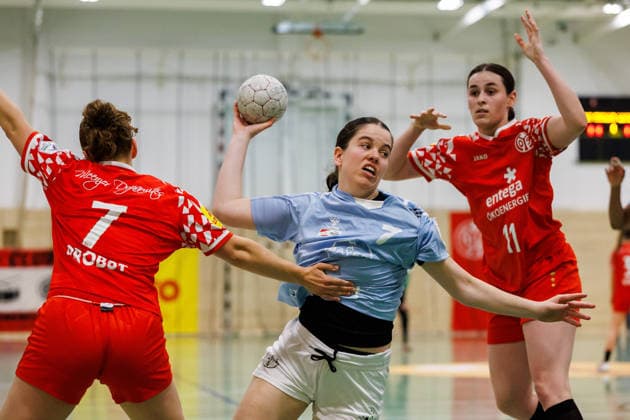 2 Handball Bundesliga Women 1 FSV Mainz 05 TSV Bayer 04 Leverkusen, Mainz, 09 05 2026 Lea Flohr TSV Bayer 04 Leverkusen, 7 in the throw against Magdalena Probst 1 FSV Mainz 05, 7 match from matchday 27 of the ALSCO Handball 2 Bundesliga Women between 1 FSV Mainz 05 and TSV Bayer 04 Leverkusen in Mainz on 15 11 2025 Copyright: xBEAUTIFULxSPORTS Hahnex