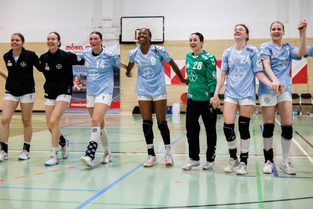 2 Handball Bundesliga Women 1 FSV Mainz 05 TSV Bayer 04 Leverkusen, Mainz, 09 05 2026 Great jubilation at Leverkusen, who fight for an away win in Mainz and cheer on the fans who traveled with them Matchday 27 of the ALSCO Handball 2 Bundesliga Women between 1 FSV Mainz 05 and TSV Bayer 04 Leverkusen in Mainz on 15 11 2025 Copyright: xBEAUTIFULxSPORTS Hahnex