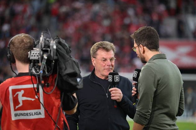 1. FBL: 25-26: 32. Sptg. SC Freiburg vs VfL Wolfsburg Trainer Dieter Hecking (VfL Wolfsburg) beim Spiel der 1. FBL: 25-26: 32. Sptg. SC Freiburg vs VfL Wolfsburg DFL REGULATIONS PROHIBIT ANY USE OF PHOTOGRAPHS AS IMAGE SEQUENCES AND OR QUASI-VIDEONann Foto: Joachim Hahne johapress (License=RM) 25037289 Copyright: xZoonar.com JoachimxHahnex 25037289