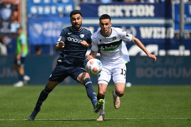Gerrit HOLTMANN BO vs Bastian ALLGEIER Hannover 96 action, duel, Football 2 Bundesliga, Matchday 33, VfL Bochum BO Hannover 96 1 1 on 09 05 2026 at Vonovia Ruhrstadion Bochum Germany DFL regulations prohibit any use of photographs as image sequences and or quasi video Â