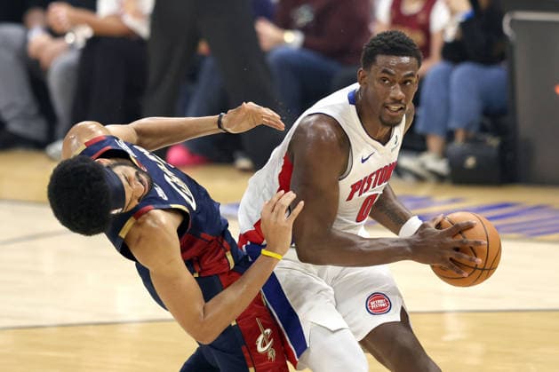 Detroit Pistons Jalen Duren (0) is called for an offensive foul on Cleveland Cavaliers Jarrett Allen (31) in the first quarter in Cleveland, Ohio Saturday May 9, 2026.  CLE20260509106 AARONxJOSEFCZYK